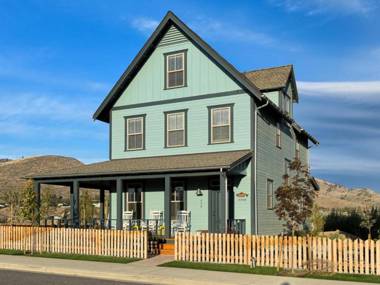 Chinook & Carriage House #2