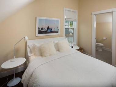 Lake & Vine Villa #15