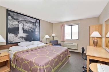 Super 8 by Wyndham Spokane/West