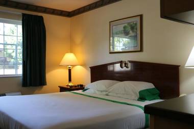 GuestHouse Inn & Suites Kelso/Longview