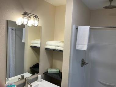 Coastal Inn and Suites