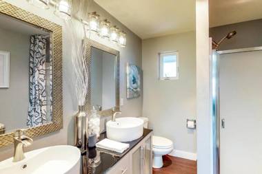 Wapato Point Paradise Point