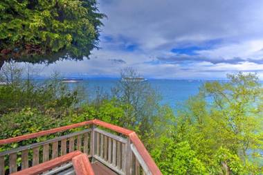 Chic Port Angeles Home with Oceanfront Balcony!