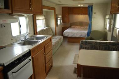 Crescent Bar Camping Resort Studio Cabin 2