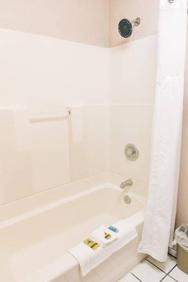 Quincy INN and Suites