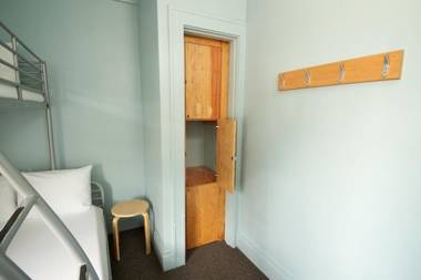 HI - Seattle Hostel at the American Hotel