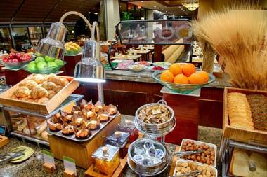 DoubleTree by Hilton Seattle Airport