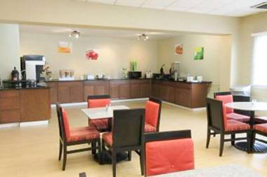 Quality Inn & Suites Airport