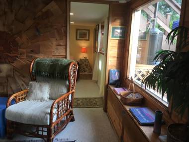 Cottage Lake Bed and Breakfast