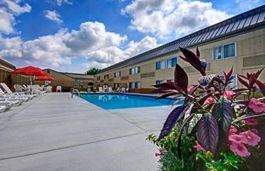 Best Western Plus Bridgeport Inn