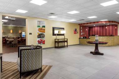 Quality Inn & Suites Charleston