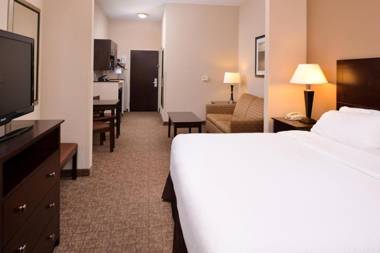 Holiday Inn Express & Suites Fairmont an IHG Hotel