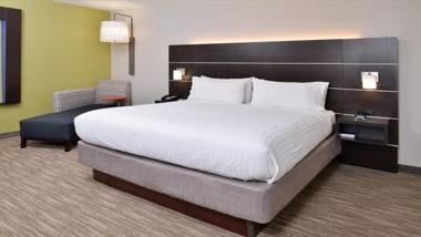 Holiday Inn Express & Suites - Parkersburg East an IHG Hotel