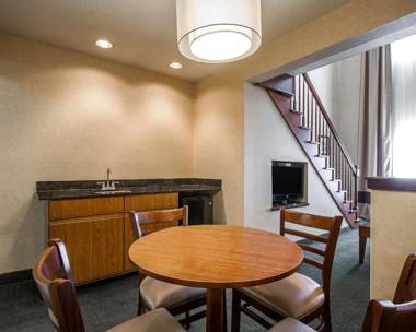 Comfort Suites Appleton Airport