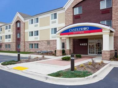 Candlewood Suites Milwaukee Brown Deer an IHG Hotel