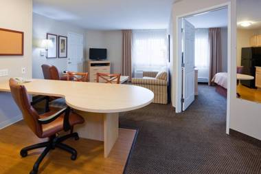 Candlewood Suites Milwaukee Brown Deer an IHG Hotel