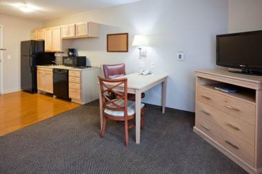 Candlewood Suites Milwaukee Brown Deer an IHG Hotel