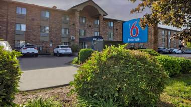 Motel 6-Milwaukee WI - Glendale