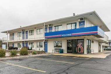 Motel 6-Janesville WI