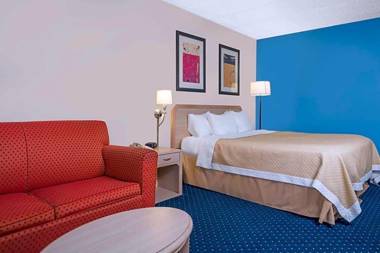 Days Inn by Wyndham La Crosse Conference Center