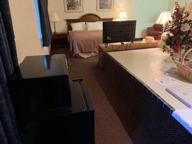 AmeriVu Inn and Suites