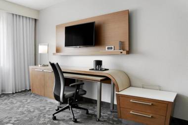 Courtyard Milwaukee Downtown