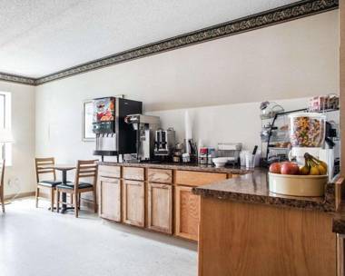 Rodeway Inn & Suites Milwaukee Airport