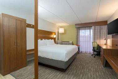 Holiday Inn Express Milwaukee - West Medical Center an IHG Hotel