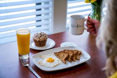 The Plaza Hotel - Milwaukee