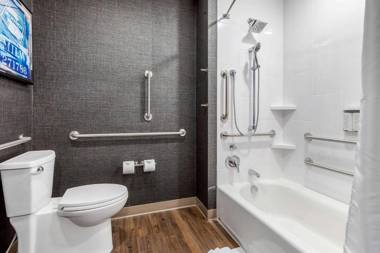 Cambria Hotel Milwaukee Downtown