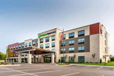 Holiday Inn Express & Suites - Milwaukee West Allis an IHG Hotel