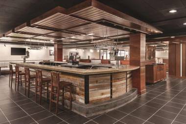 Clarion Hotel Milwaukee Airport