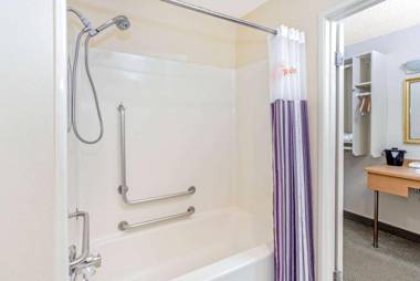 La Quinta Inn by Wyndham Milwaukee Airport / Oak Creek