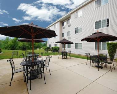 Hawthorn Suites By Wyndham Oak Creek/Milwaukee Airport