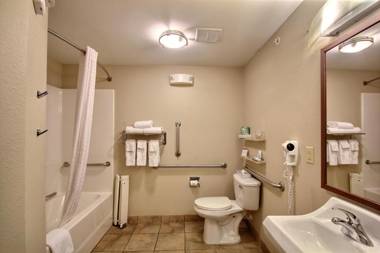 Candlewood Suites Milwaukee Airport - Oak Creek an IHG Hotel