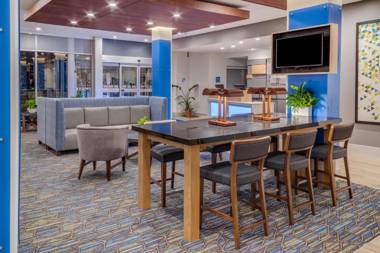 Holiday Inn Express & Suites - Rice Lake an IHG Hotel