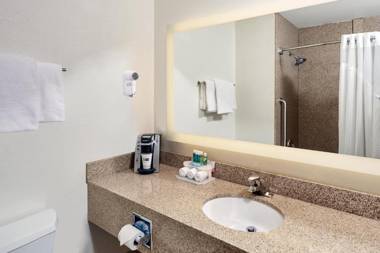 Holiday Inn Express Sheboygan-Kohler / I-43 an IHG Hotel