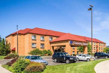 RODEWAY INN & SUITES