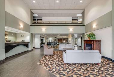 RODEWAY INN & SUITES