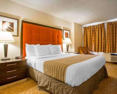 Econo Lodge Inn & Suites Stevens Point