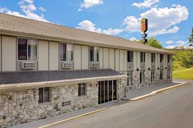 Super 8 by Wyndham Sturgeon Bay