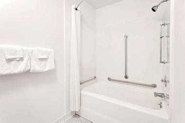 Super 8 by Wyndham Sturgeon Bay