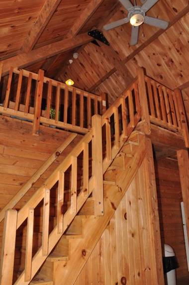 Tranquil Timbers Deluxe Cabin 6