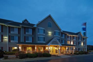 Country Inn & Suites by Radisson West Bend WI