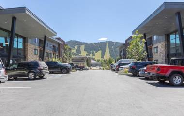 Hidden Hollow 3 Bedroom Executive Monthly Rental Minimum 30 night Rental