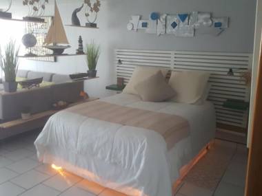 Cozy Apartment Ocean Front