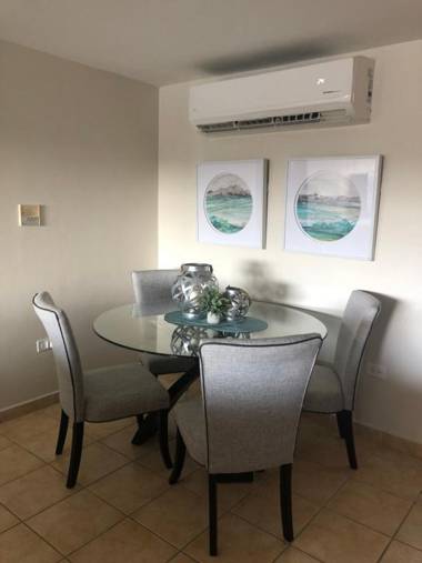 Oasis Luxury Penthouse with Ocean and Marina Views