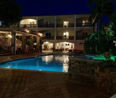 Lazy Parrot Inn & Mini Resort