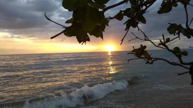 Brisas Del Mar 1/1 Front Beach Apartment