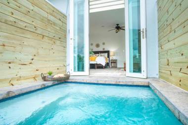 Suite 3 with private pool tub and king size bed
